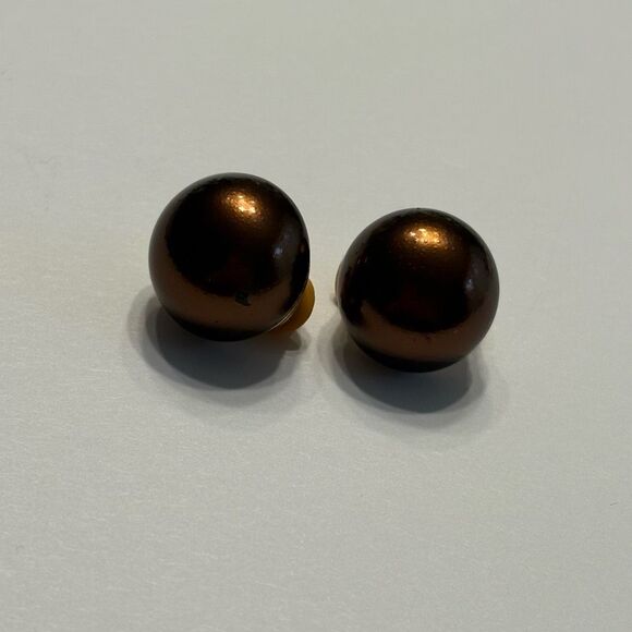 Erwin Pearl Vintage Dark Brown and Gold Toned Stud Clip on Earrings - Picture 2 of 10